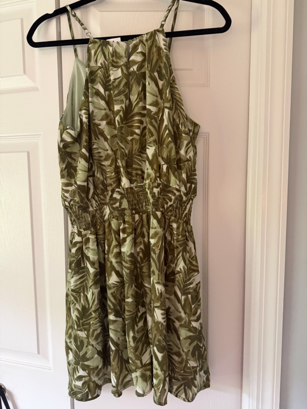 nine britton Olive and Sage Tropical Print Halter Dress. NWT